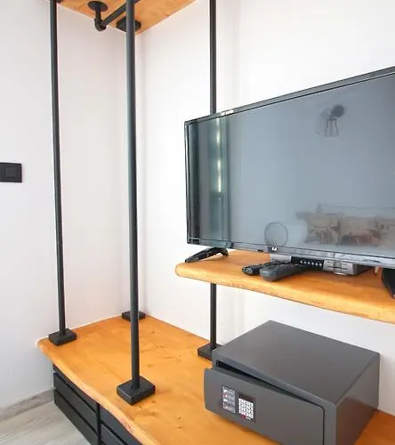 Camara Mykonos אורנוס