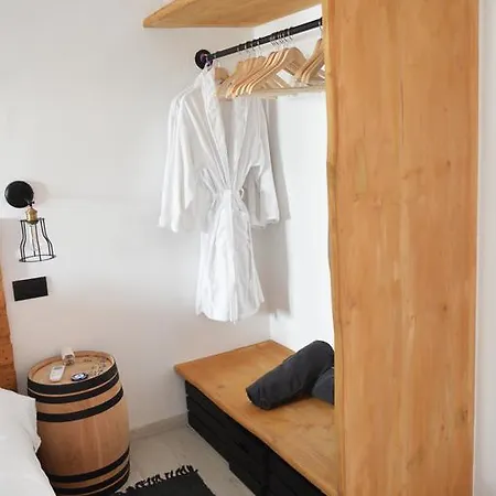 Camara Mykonos